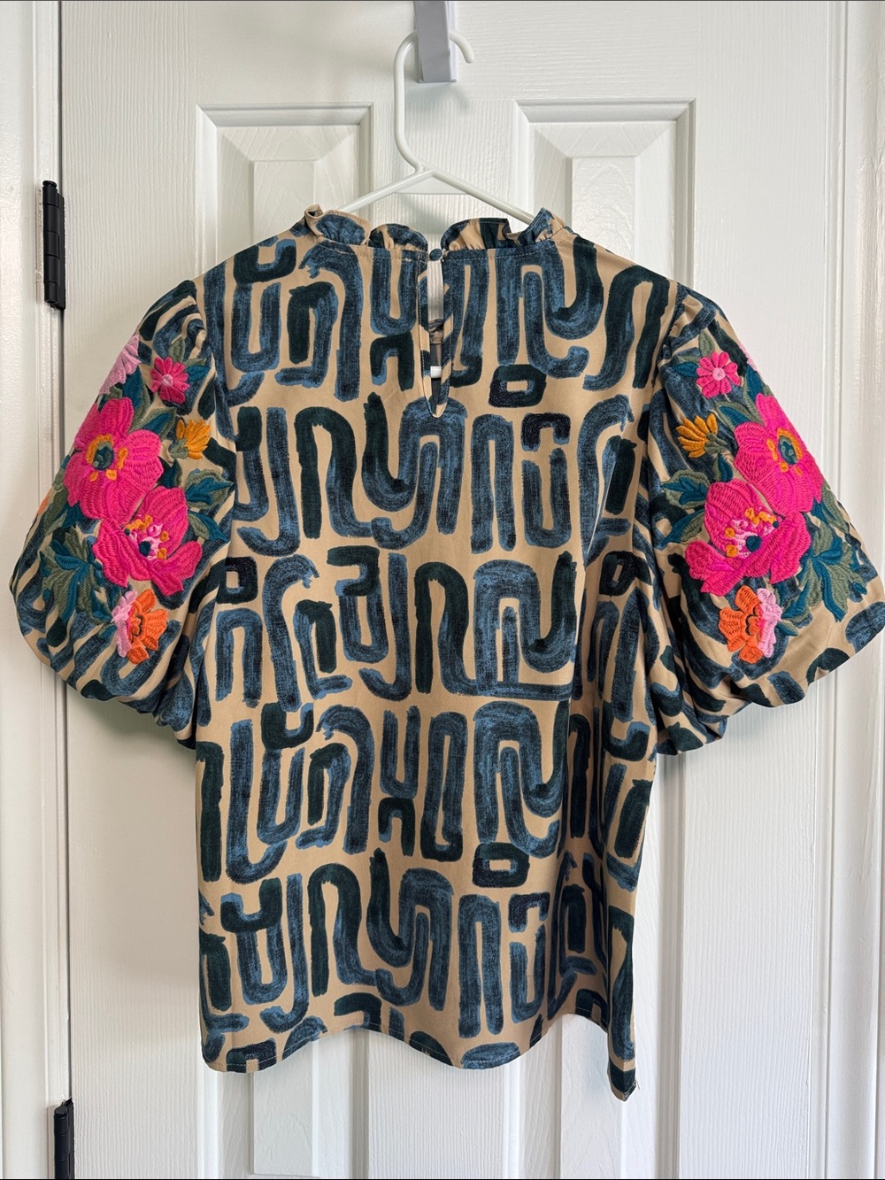 THML Embroidered Puff Sleeve Top Size Small - Picture 2 of 6